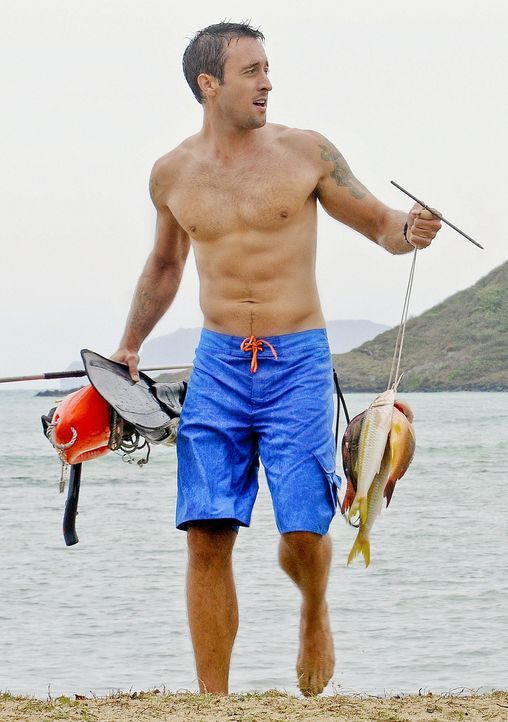 Gemeinsam mit seinem Team, kommt Steve (Alex O'Loughlin) einem Serienkiller auf die Spur - doch werden die vier es schaffen ihn aufzuspüren, bevor... - Bildquelle: TM &   2010 CBS Studios Inc. All Rights Reserved.