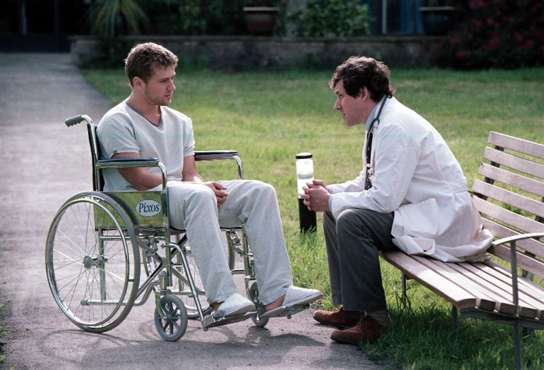 29. Juli 2002: Der junge Simon Cable (Ryan Phillippe, l.) wacht eines Tages in einem Krankenhaus auf und weiß nicht, was mit ihm in den letzten zwe... - Bildquelle: Miramax Films