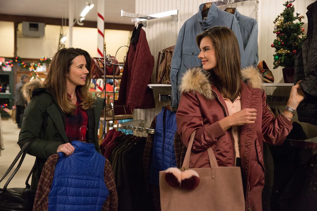 Sara (Linda Cardellini, l.); Karen (Alessandra Ambrosi, r.) - Bildquelle: Claire Folger © 2018 Paramount Pictures / Claire Folger