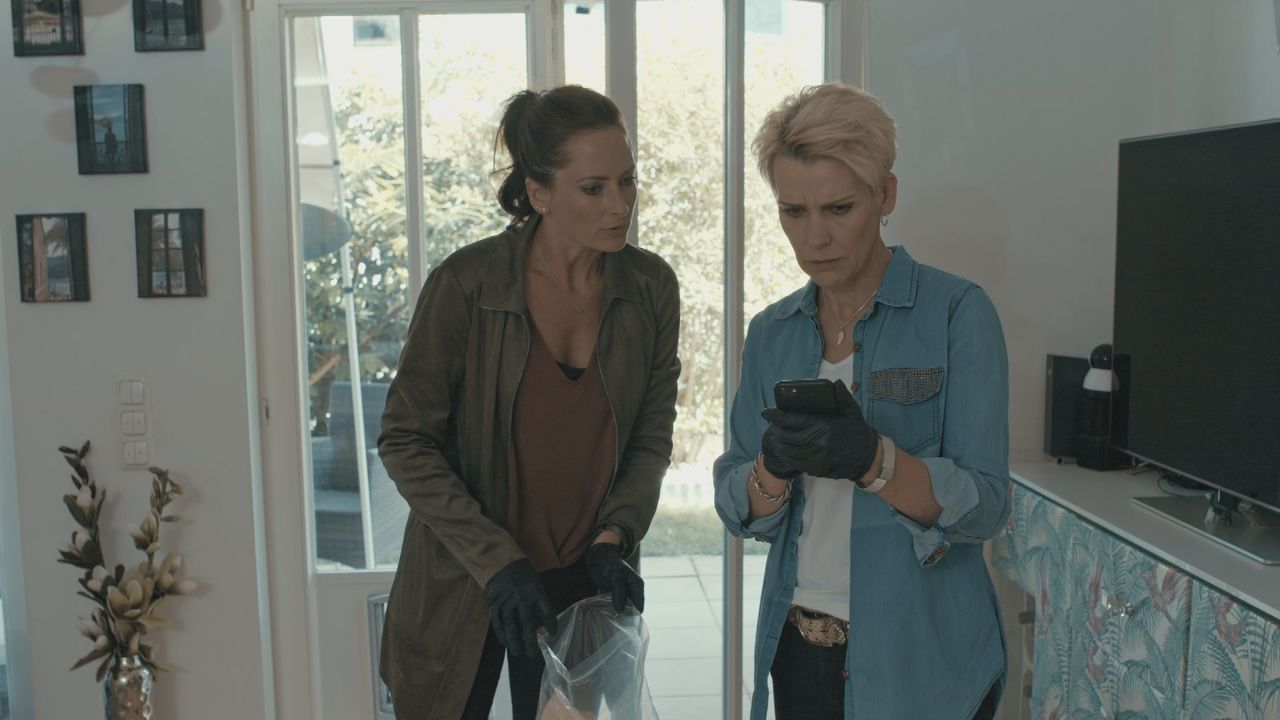 Daniela Stamm (l.); Alexandra Rietz (r.) - Bildquelle: © SAT.1
