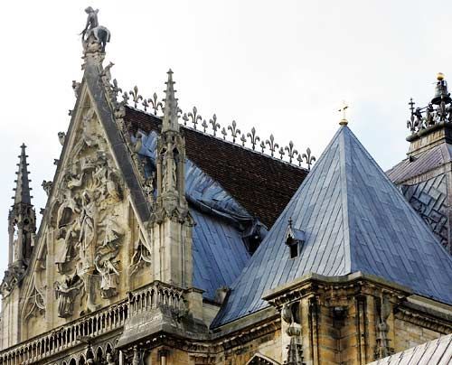 Von 1180 bis 1270 wurde in Frankreich geradezu um die Wette gebaut: Im ganzen Land entstanden etwa 80 Kathedralen und beinahe 500 Klöster.  - Bildquelle: AFP