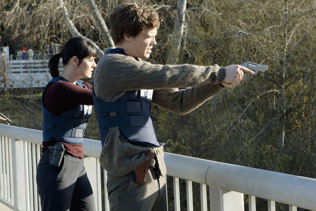 Werden mit einem neuen Fall beauftragt: Reid (Matthew Gray Gubler, r.) und Prentiss (Paget Brewster, l.) ... - Bildquelle: ABC Studios