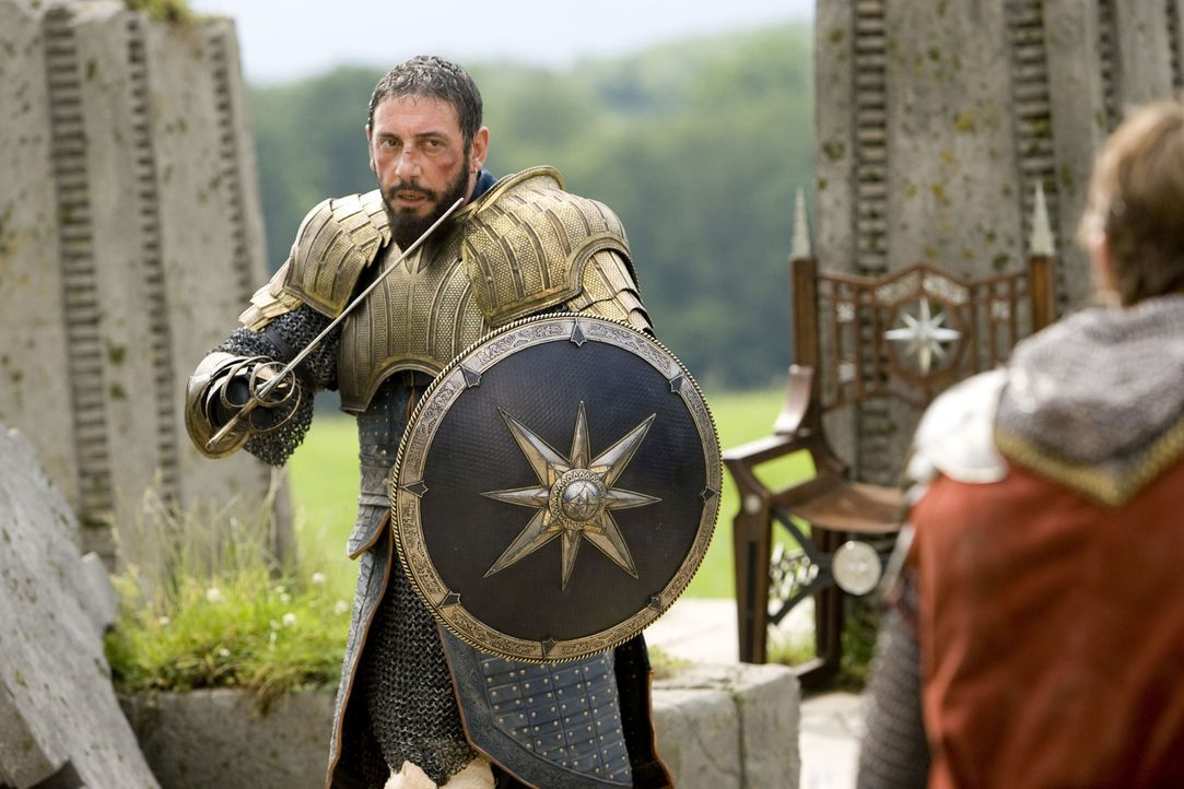 Ein Tyrann, der hemmungslos alles vernichtet, was sich ihm in den Weg stellt: König Miraz (Sergio Castellitto) ... - Bildquelle: Disney - ABC - ESPN Television