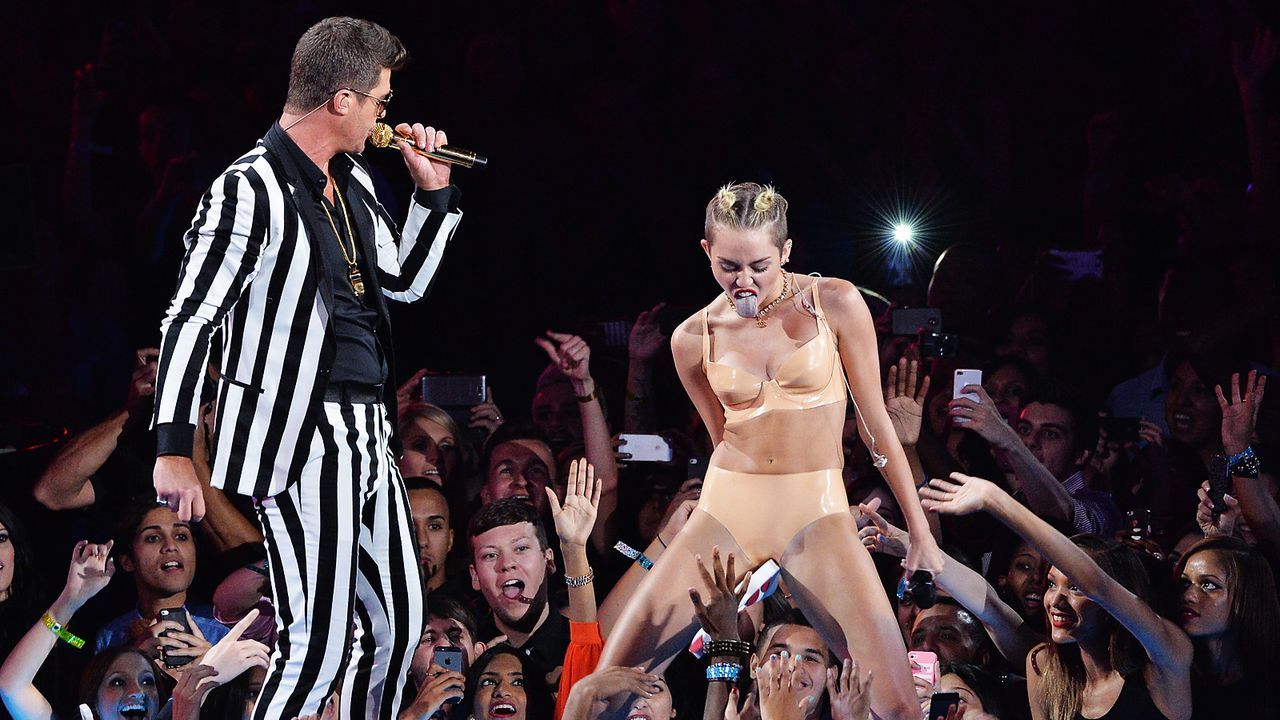 MTV-Music-Video-Awards-Robin-Thicke-Miley-Cyrus-130825-getty-AFP - Bildquelle: getty-AFP