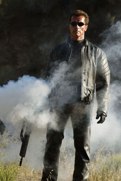 Kämpft gegen das Böse: T-800 (Arnold Schwarzenegger) ... - Bildquelle: 2004 Sony Pictures Television International. All Rights Reserved.