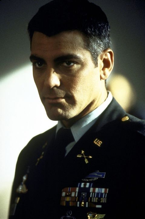 Colonel Thomas Devoe (George Clooney) arbeitet häufig mit unorthodoxen Mitteln  ... - Bildquelle: DreamWorks SKG