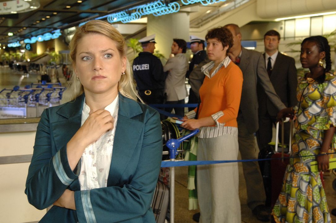 Anna (Jeanette Biedermann) ist verzweifelt. Sie glaubt, Jonas verpasst zu haben ... - Bildquelle: Sat.1