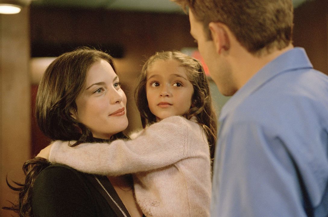 Als Ollie (Ben Affleck, r.), der den Verlust seiner Frau nicht verwinden kann, seinen Job verliert, zieht mit seiner Tochter Gertie (Raquel Castro,... - Bildquelle: Miramax Films. All rights reserved