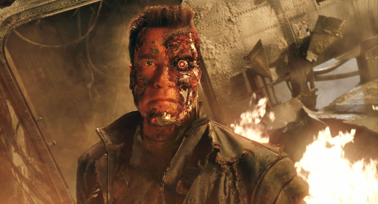 Das Schicksal der Menschheit liegt in der Hand einer Maschine: T-800 (Arnold Schwarzenegger) ... - Bildquelle: 2004 Sony Pictures Television International. All Rights Reserved.