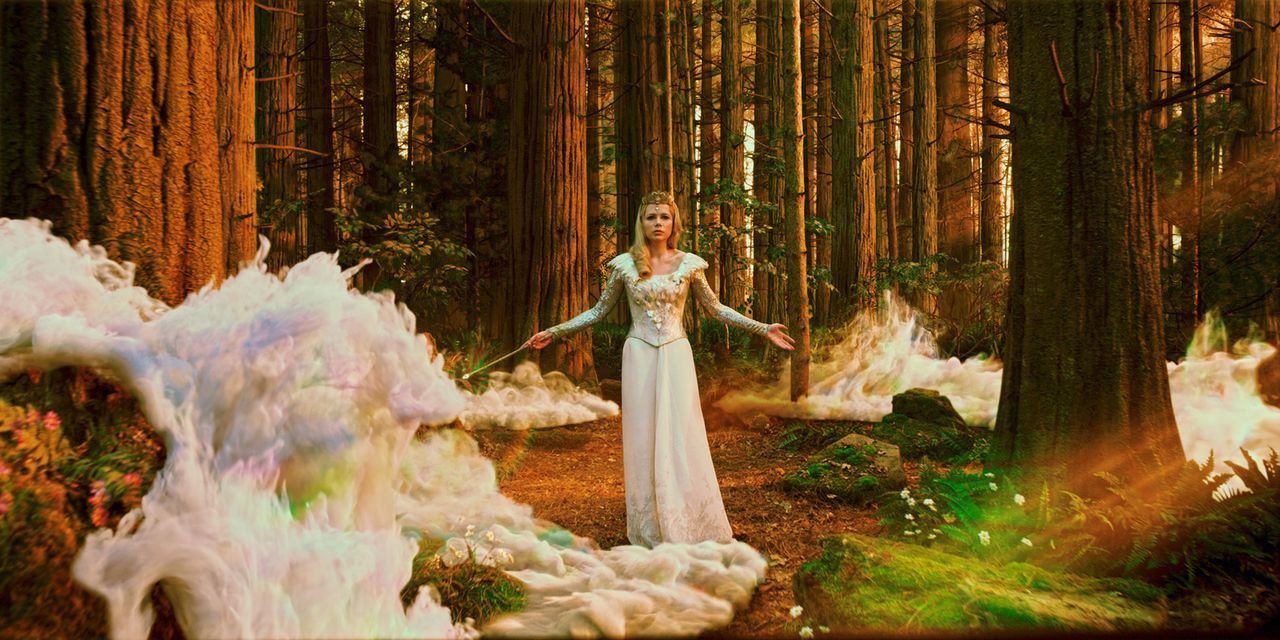 Glinda (Michelle Williams) - Bildquelle: Disney. All rights reserved
