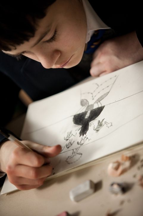 Conor (Lewis MacDougall) - Bildquelle: Quim Vives © [2015] A Monster Calls A.I.E. / Quim Vives