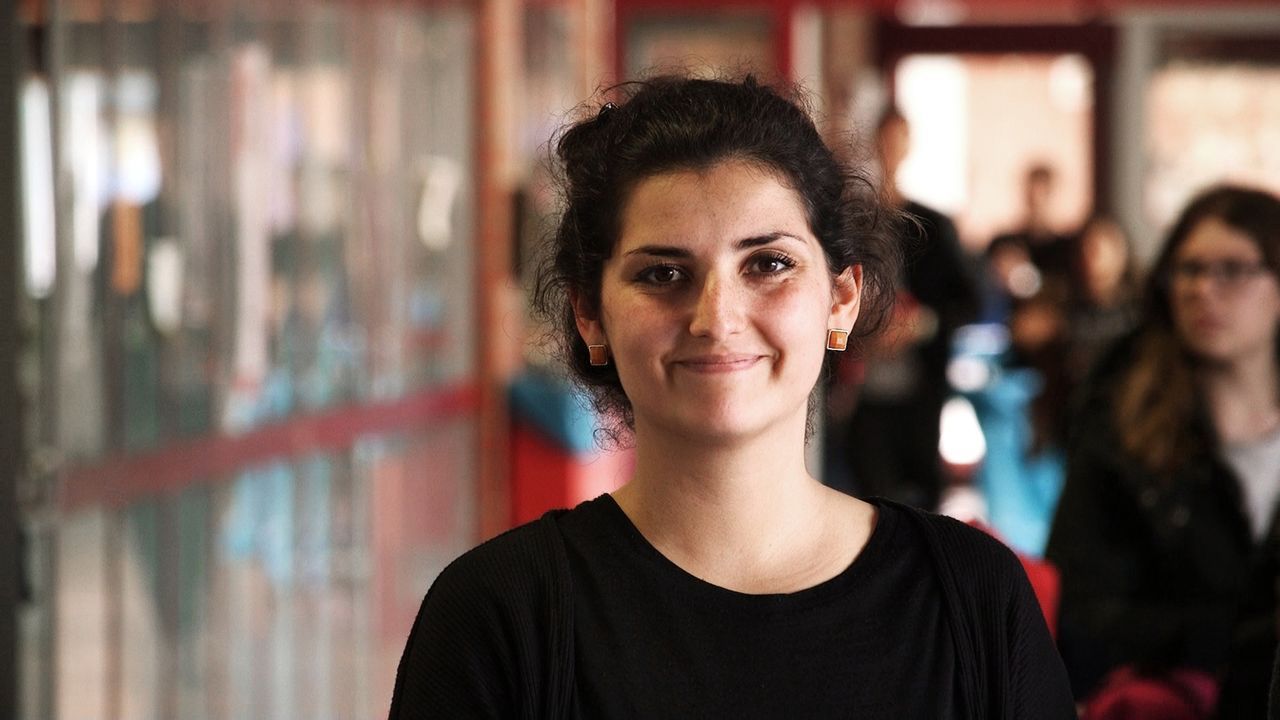 Frisch von der Uni ist Saliha Shagasi durch ihre jugendliche Art und ihre hohe Kommunikationsfreudigkeit eine wahre Bereicherung für das Team der Sc... - Bildquelle: SAT.1