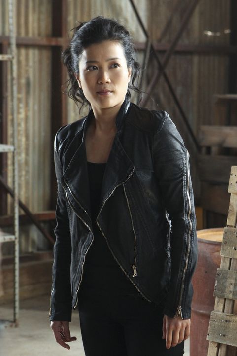 Happy (Jadyn Wong) ist entsetzt, als sie sieht, welche Rolle ihr in einer Reportage über Scorpion zugeordnet wurde ... - Bildquelle: Sonja Flemming 2014 CBS Broadcasting, Inc. All Rights Reserved