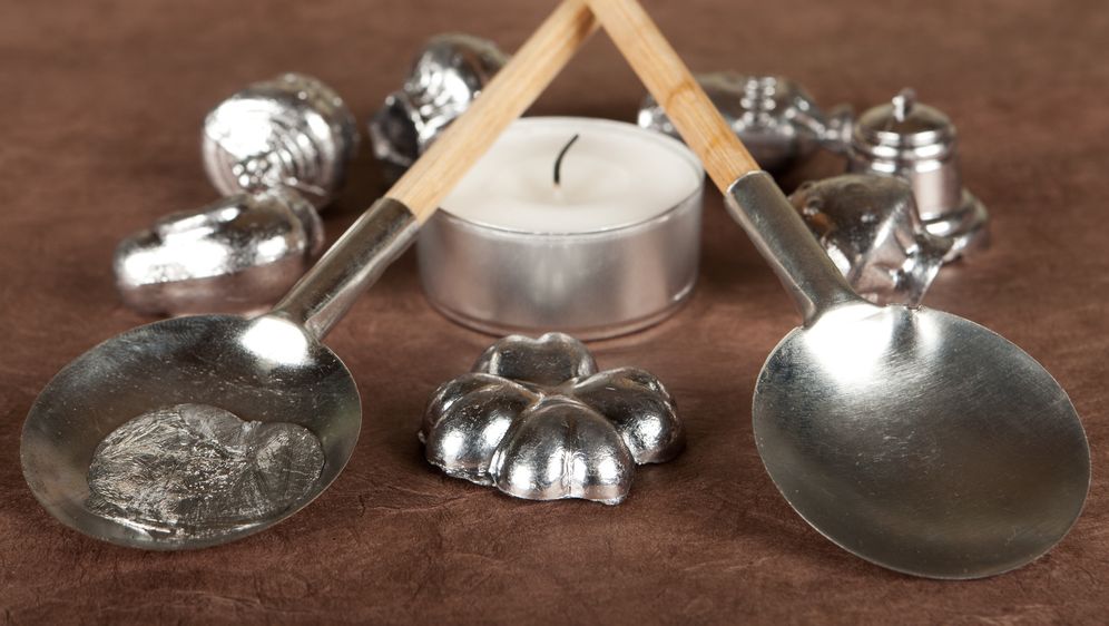 Bleigießen: Silvester-Tradition mit Bedeutung - SAT.1 Ratgeber