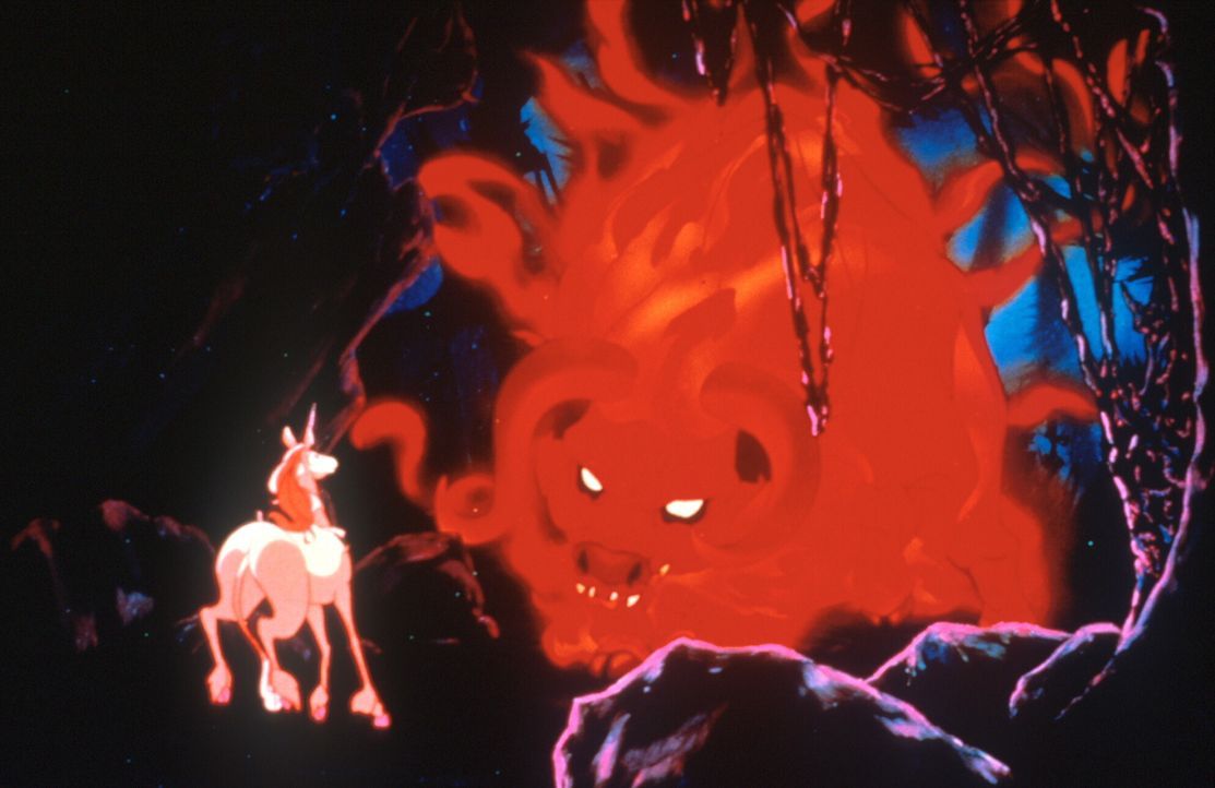 In der Höhle unter dem Zauberschloss kommt es zum alles entscheidenden Kampf zwischen dem roten Stier (r.) und dem letzten Einhorn (l.) ... - Bildquelle: Jensen Farley Pictures