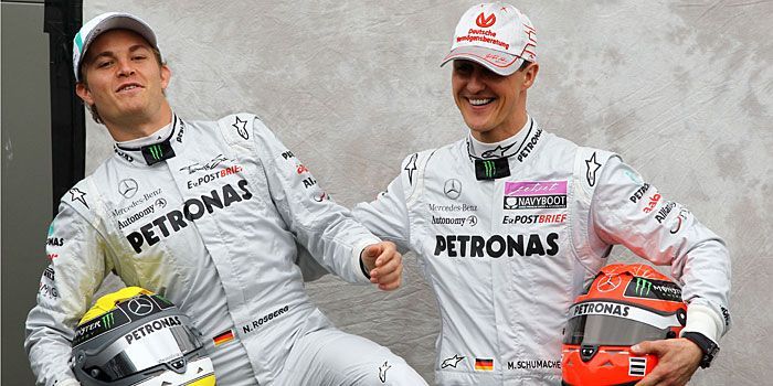 Nico Rosberg (li.) und Michael Schumacher - Bildquelle: dpa