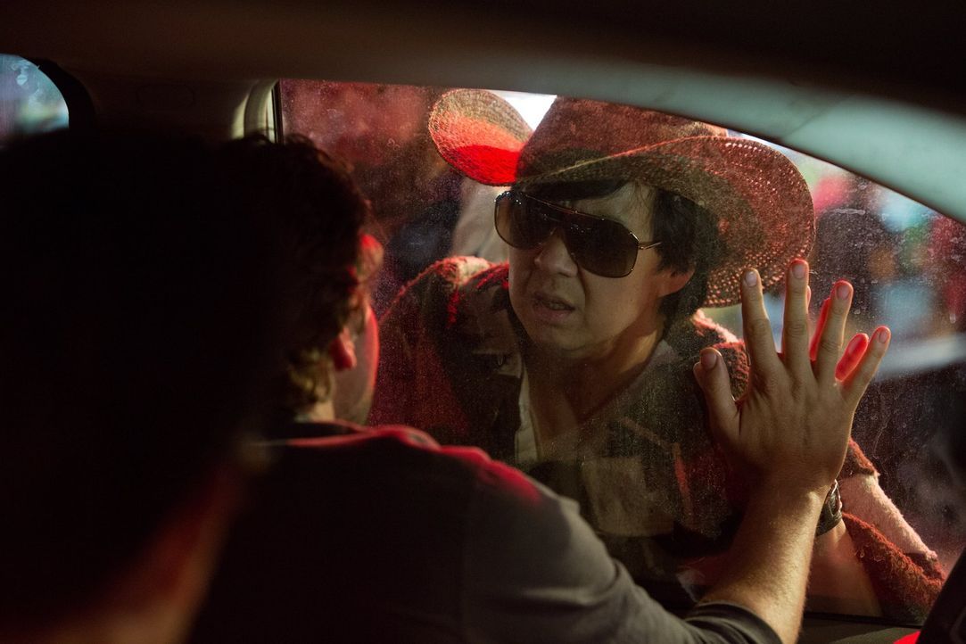 Auch Schlitzohr Chow (Ken Jeong) hat manchmal Gefühle ... - Bildquelle: 2013 Warner Brothers