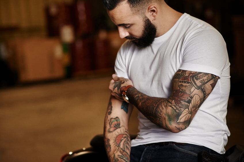 11_TattooTypArmeweiß - Bildquelle: jeffbergen