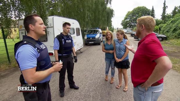 Auf Streife - Berlin - Auf Streife - Berlin - Kampf Um Den Wohnwagen