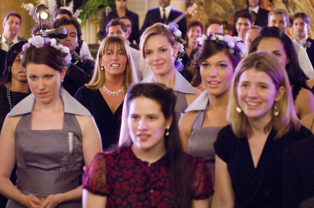 Die weibliche Meute wartet gespannt auf den Brautstrauß - treibt das Schicksal ihn etwa in Janes (Katherine Heigl, M.) Arme? - Bildquelle: Twentieth Century Fox Film Corporation