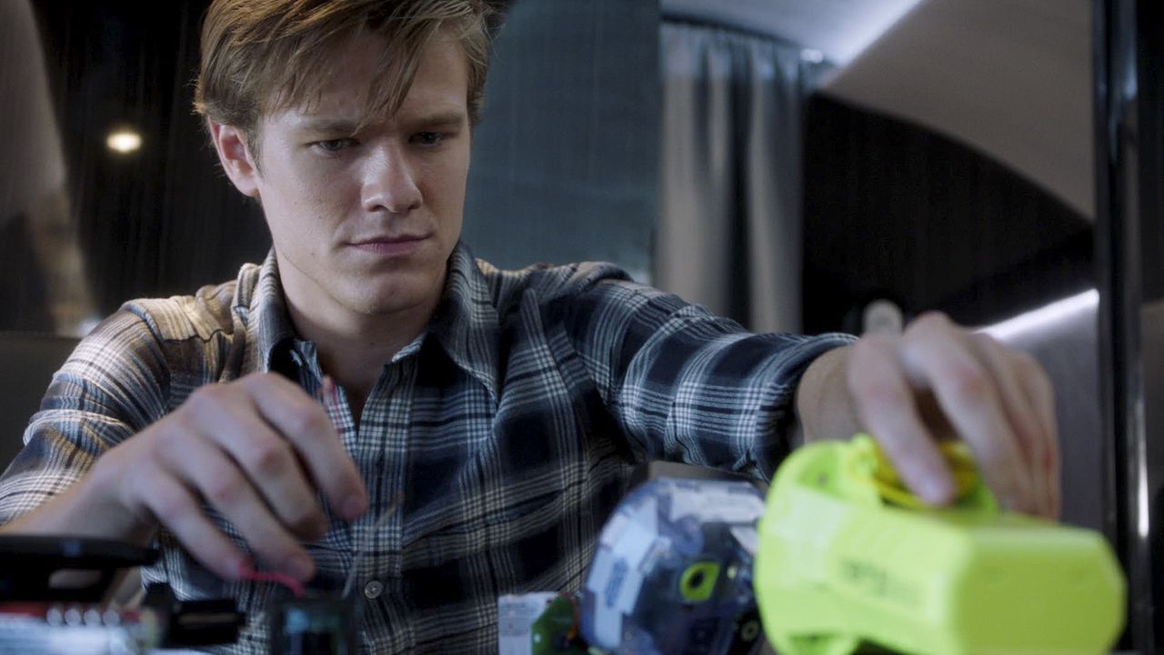 Angus MacGyver (Lucas Till) - Bildquelle: 2020 CBS Broadcasting, Inc. All Rights Reserved