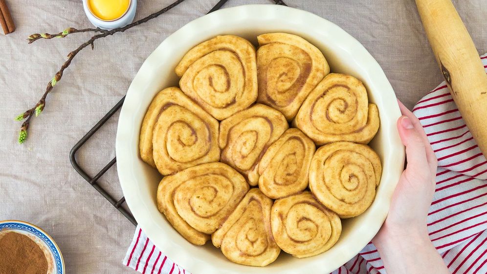 Frühstücksfernsehen - Zimtschnecken-Kuchen - Sat.1