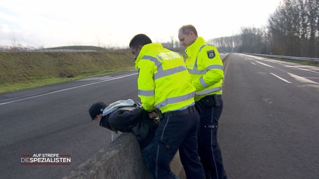 Auf Streife - Die Spezialisten - Auf Streife - Die Spezialisten - Mysteriöse Nachtwanderung