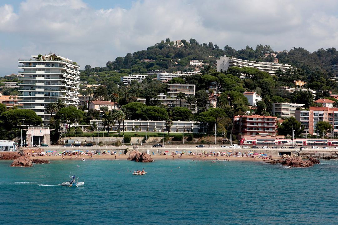 Cannes-Strand-Hotels-AFP - Bildquelle: AFP Photo/Jean Christophe Magnenet