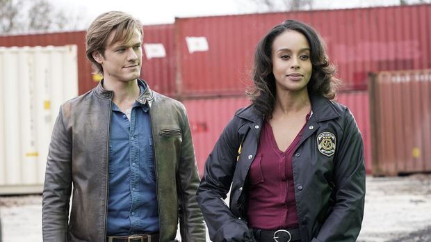 Macgyver - Macgyver - Staffel 3 Episode 15: Cody Gegen Die Schmuggler