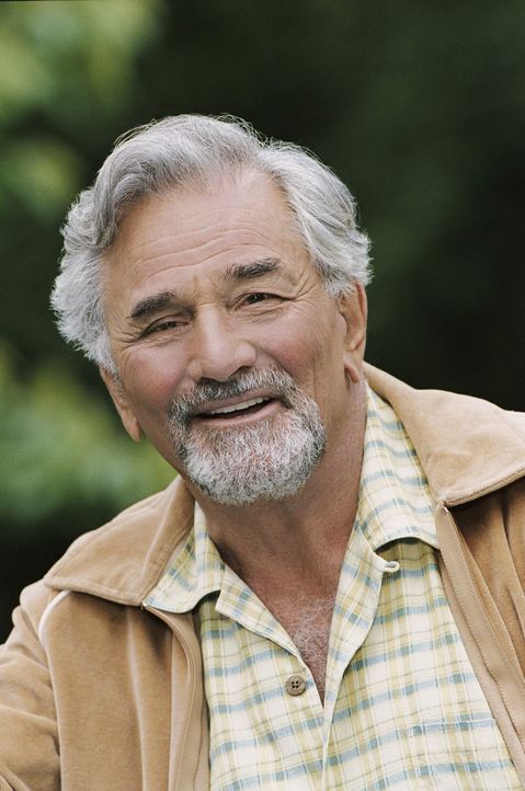 Hat aufgrund seiner Fantasie einen Haufen Probleme mit seinem Sohn: James Morse (Peter Falk) ... - Bildquelle: CBS International Television