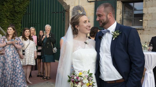 Sendung Verpasst Hochzeit Auf Den Ersten Blick Hochzeit Auf Den Ersten Blick Fur Melissa Und Philipp Ist Das Gluck Perfekt Auf Sat1