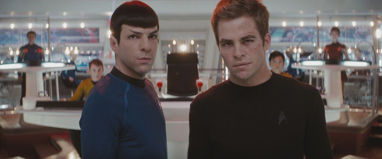 Setzen alles daran, in die kleine Elitegruppe aufgenommen zu werden, die auf dem modernsten Raumschiff aller Zeiten eingesetzt werden soll, der U.S.... - Bildquelle: Paramount Pictures