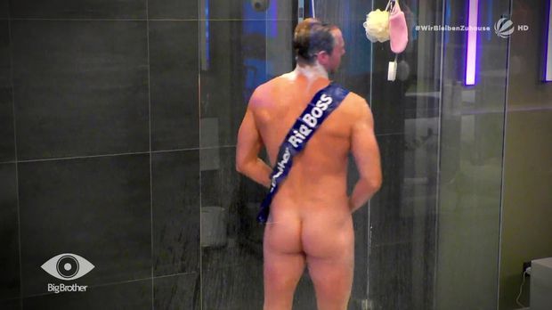 Nackt big brother dusche Big brother,