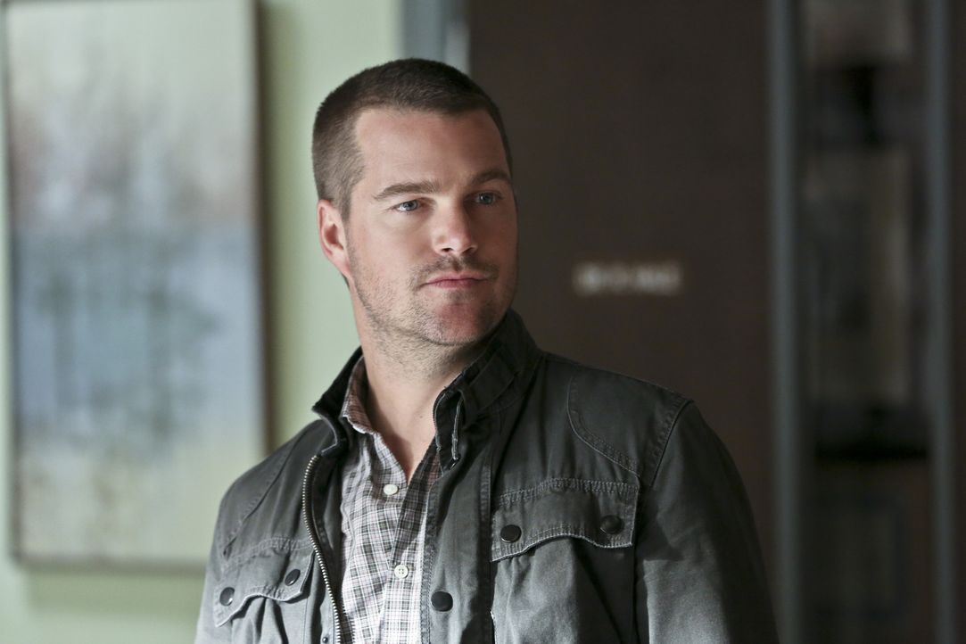 Callen: Minirock Ihrer Begleiterin - Bildquelle: CBS Studios Inc. All Rights Reserved.