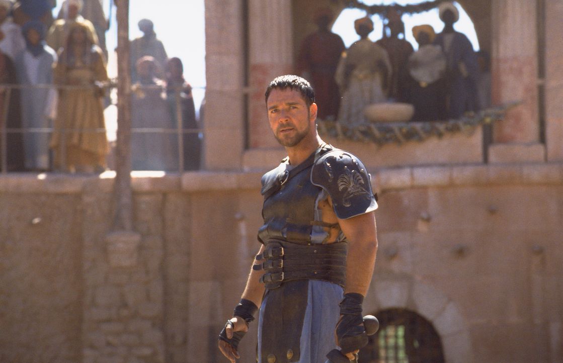 Nachdem Commodus den Thron besteigt, wird Maximus (Russell Crowe) als Sklave gefangen genommen. Nach Jahren harter Arbeit und Ausbildung zum Gladiat... - Bildquelle: Universal Pictures