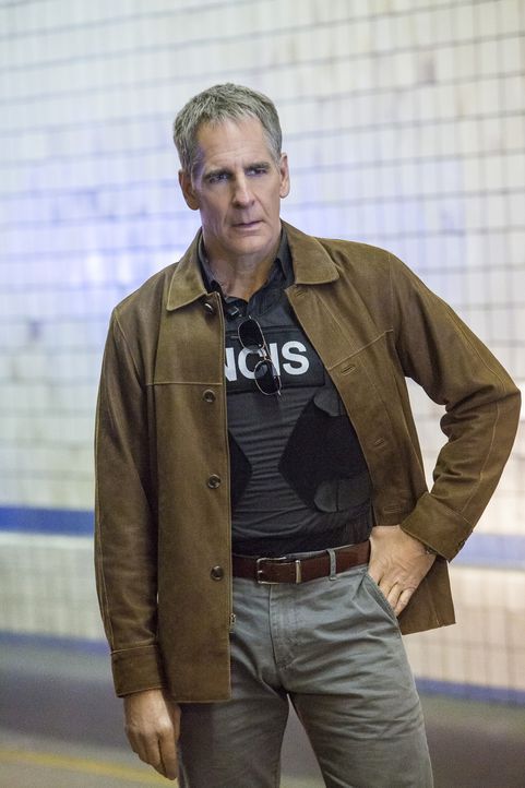 Pride (Scott Bakula) ist geschockt, als er erfährt, dass sich Sonja seit Wochen in einem Undercover-Einsatz für das DEA befindet. Sie soll einen Dro... - Bildquelle: Skip Bolen 2016 CBS Broadcasting, Inc. All Rights Reserved