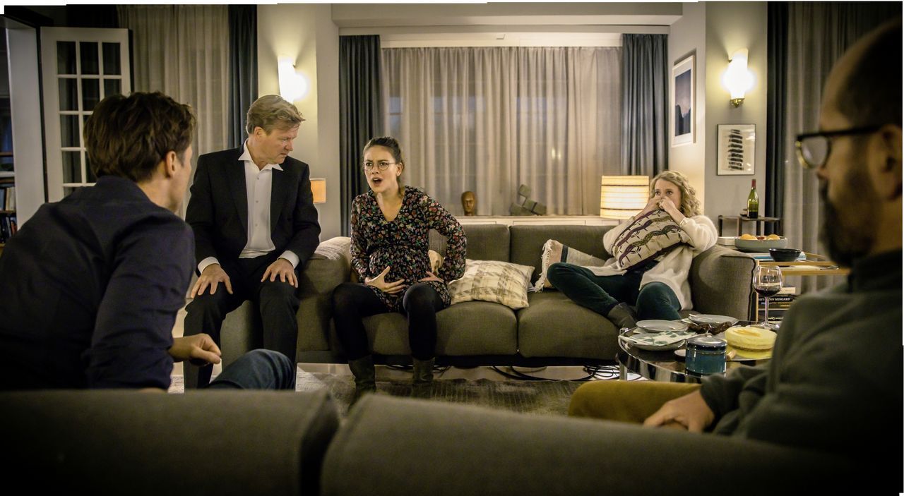 (v.l.n.r.) Thomas (Florian David Fitz); René (Justus von Dohnányi); Anna (Janina Uhse); Elisabeth (Caroline Peters); Stephan (Christoph Maria Herbst... - Bildquelle: CONSTANTIN FILM VERLEIH GMBH