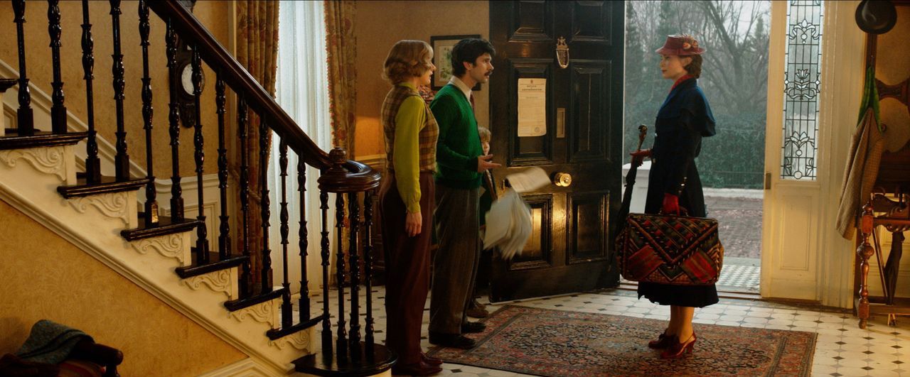 (v.l.n.r.) Jane Banks (Emily Mortimer); Michael Banks (Ben Whishaw); Mary Poppins (Emily Blunt) - Bildquelle: 2018 Disney Enterprises, Inc. All Rights Reserved.