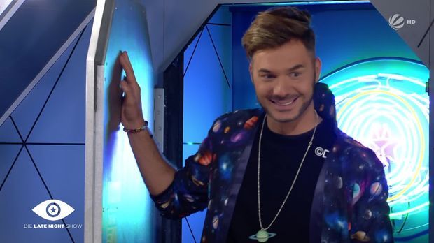 Promi Big Brother - Promi Big Brother - Tag 1: Sam Dylan Erteilt Seinem Freund Rafi Ein Sex-verbot