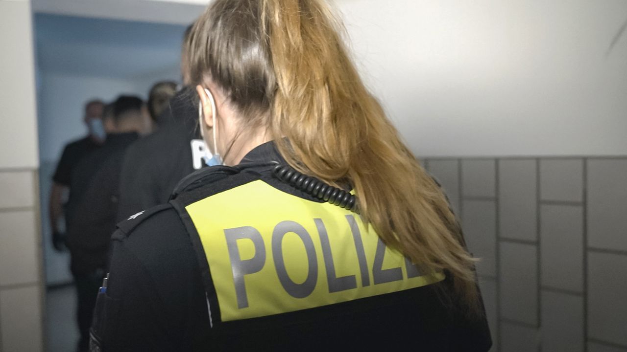 110 Notruf Deutschland - Polizei im Einsatz - Bildquelle: © SAT.1