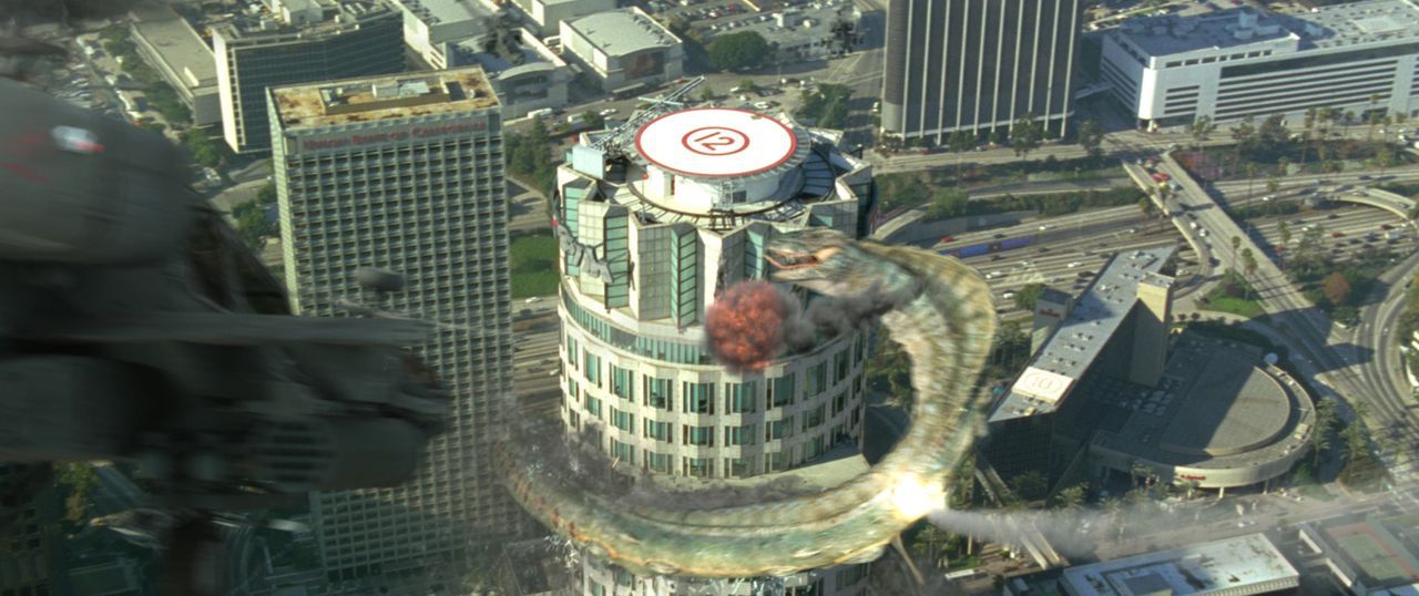 Eine 500 Jahre alte Buraki Schlange sinnt im heutigen L.A. auf Rache ... - Bildquelle: Sony 2007 CPT Holdings, Inc.  All Rights Reserved
