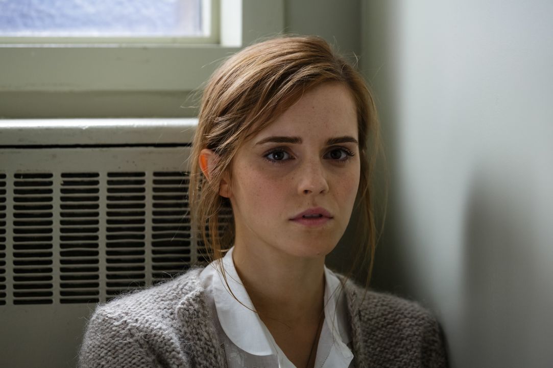 Wird es Angela Gray (Emma Watson) tatsächlich gelingen, den Weg weiterzugehen, den sie mit ihrem ersten Geständnis eingeschlagen hat? - Bildquelle: Tobis Film