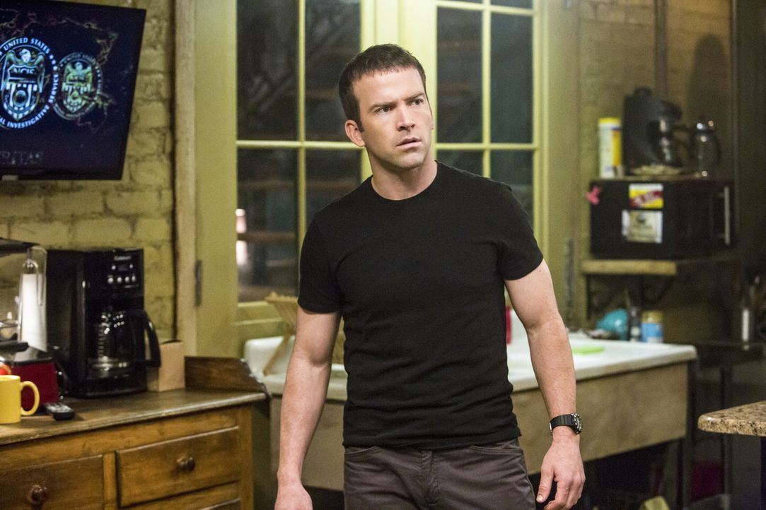 Während der Ermittlungen in einem neuen Fall muss sich Lasalle (Lucas Black) auch noch um seinen Bruder sorgen ... - Bildquelle: 2015 CBS Broadcasting, Inc. All Rights Reserved