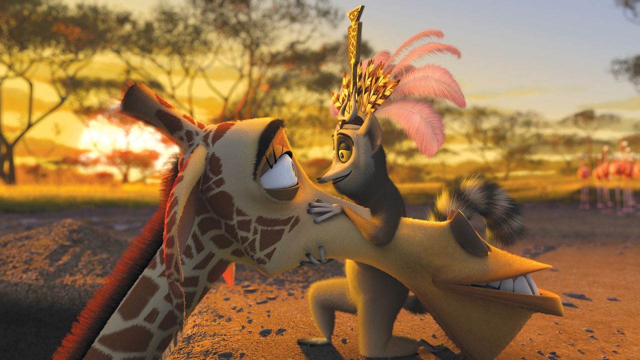 Giraffe Melman (l.) wollte mit seinen drei Freunden nach New York zurück. Doch sie landen stattdessen in Afrika und dort erwarten sie neue Abenteue... - Bildquelle: (2008) DREAMWORKS ANIMATION LLC. ALL RIGHTS RESERVED.