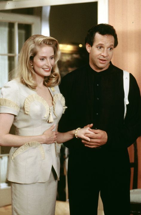 Roger (Steve Guttenberg, r.) und Clarice Kensington (Jane Sibbett, l.) wollen heiraten. Dass die Blondine Kinder eigentlich gar nicht leiden kann, v... - Bildquelle: Warner Bros.