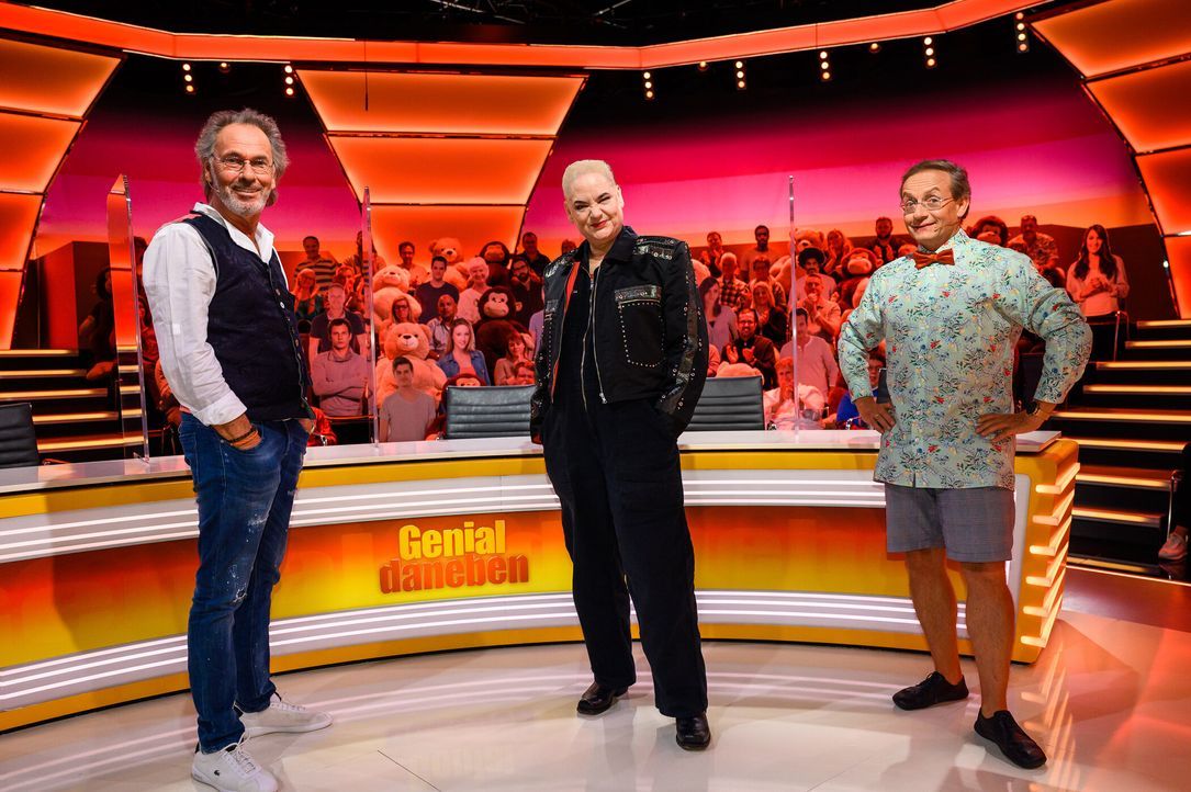 (v.l.n.r.) Hugo Egon Balder; Hella von Sinnen; Wigald Boning - Bildquelle: Willi Weber SAT.1 / Willi Weber