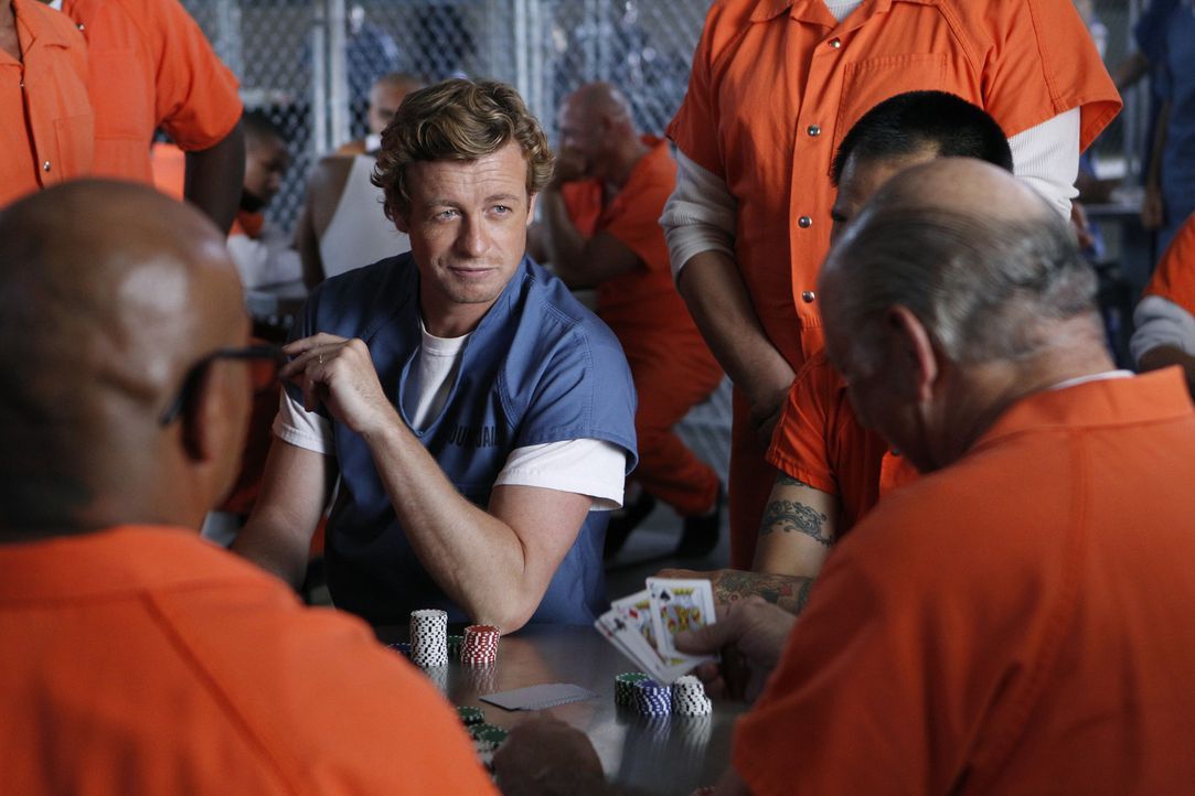 Patrick Jane (Simon Baker) hat Red John getötet, doch niemand will ihm glauben. Er muss aus dem Gefängnis heraus organisieren, dass sich das Team... - Bildquelle: Warner Bros. Television