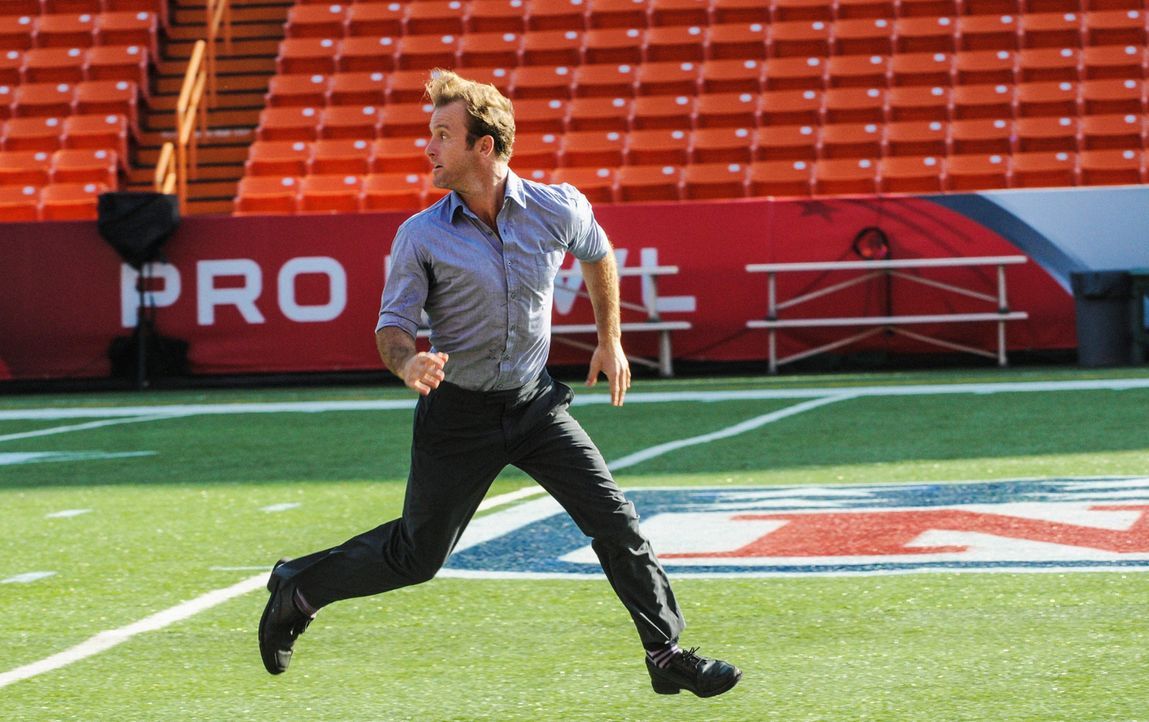 Es ist "Pro-Bowl"-Wochenende auf Hawaii und Danny (Scott Caan) ist vom großen Spiel besessen, während das Team einen neuen Mordfall lösen muss ... - Bildquelle: 2013 CBS Broadcasting, Inc. All Rights Reserved.