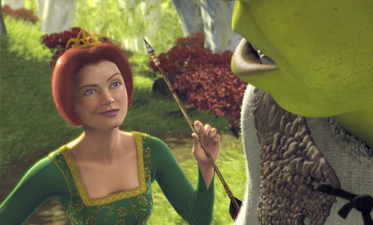 Ist ihr Retter, der wenig schöne Oger Shrek (r.), vielleicht doch ein ganz guter Kerl? Prinzessin Fiona (l.) beginnt, ihre anfänglichen Vorurteile... - Bildquelle: TM &   2001 DreamWorks L.L.C.