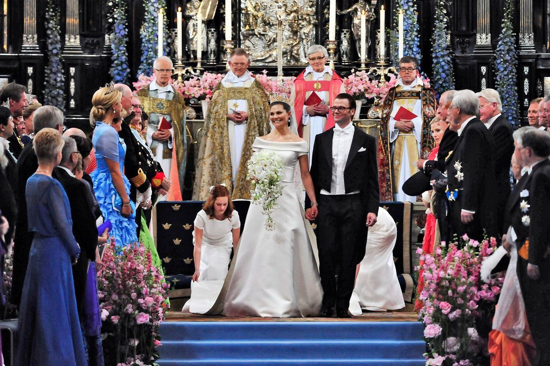 Hochzeit-Kronprinzessin-Victoria-von-Schweden-Prinz-Daniel-10-06-19-2-dpa - Bildquelle: dpa